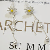 Anting-anting Daisy, Putih-Merah Jambu, Romantik dan Segar, Sesuai untuk Wanita yang Memuja Alam Semula Jadi, Anting-anting Jatuh Mutiara Earrings