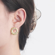 Laden Sie das Bild in den Galerie-Viewer, Anting-anting Stud, Enamel Merah Jambu dan Hijau, Anting-anting Donat, Bertatah Zirkon, Gaya Manis dan Sejuk, Untuk Wanita Perak Earrings