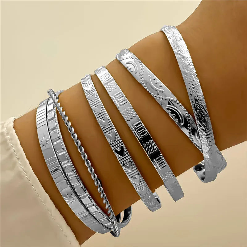 7 Pcs/Set Punk Gold Color Bracelets for Women Streetwear Goth Heart Prints Metal Design Open Bangle Fashion Jewelry Gifts