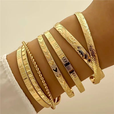 7 Pcs/Set Punk Gold Color Bracelets for Women Streetwear Goth Heart Prints Metal Design Open Bangle Fashion Jewelry Gifts