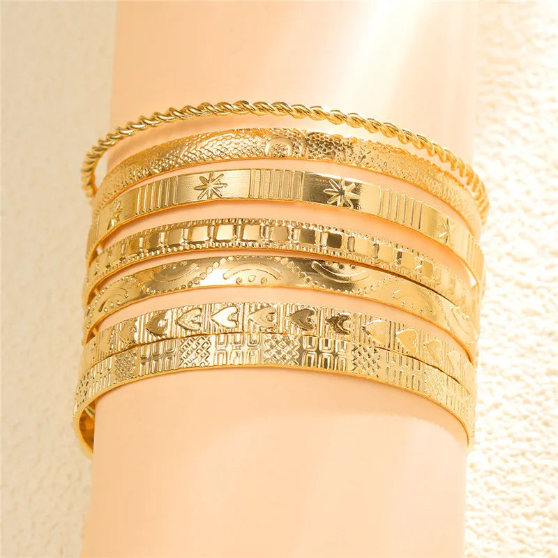 7 Pcs/Set Punk Gold Color Bracelets for Women Streetwear Goth Heart Prints Metal Design Open Bangle Fashion Jewelry Gifts
