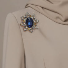Load image into Gallery viewer, Kerongsang besar bahu Berlian Buatan Biru Bujur, Gaya Vintaj, Kristal dan Zirkon, Elegan, Sesuai untuk Pakaian Formal dan Retro Wanita