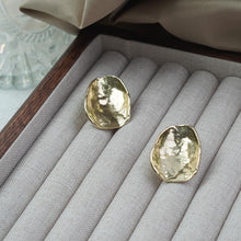 Carregar imagem no visualizador da galeria, 【Stud Earrings】Alloy Gold Plated Irregular Earrings, Textured &amp; Minimalist, Chic Choice for Women