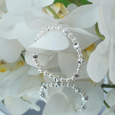 Minimalist Pearl & Copper Bead Bracelet - Modern Silver Grey & White Jewelry for Trendy Women