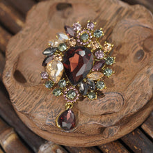 Load image into Gallery viewer, Kerongsang Bunga, dengan Loket Titisan Air Mata, Barang Kemas Batu Permata Elegan, Untuk Wanita Muslim Tudung pin brooch
