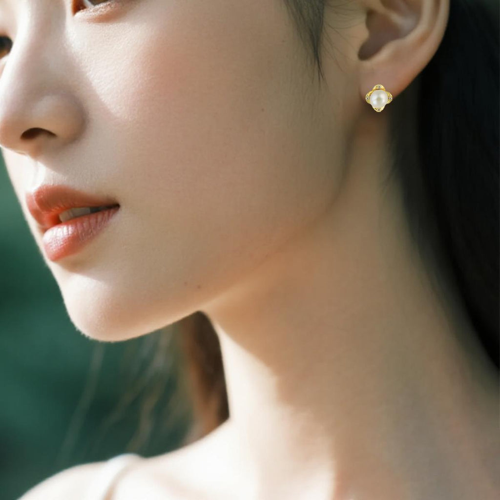 【Stud Earring】Golden Floral Natural Pearl Stud Earring with Silver Post, Classic Jewelry Lightweight Design for Women Everyday Wear
