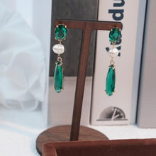 Load image into Gallery viewer, 【Earrings】Chinese Art Grass &amp; Pearl Drop Earrings Green Gradient Copper Chain Lightweight Earring for Women