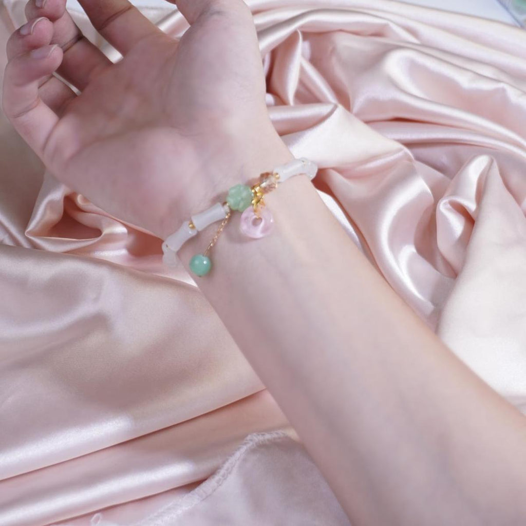 Gelang Manik Kaca, Buluh Putih dan Merah Jambu, dengan Pesona Daun, Hadiah Barang Kemas Elegan, untuk Wanita, Gelang