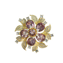 Laden Sie das Bild in den Galerie-Viewer, Kerongsang Bunga, Untuk Wanita, dengan Zirkon Ungu dan Daun Berkilauan, Sesuai untuk Acara Elegan pin  brooch