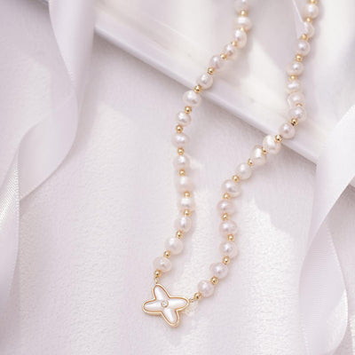 【Pendant Necklace】White Pearl & Gold Brass Beaded Chain with Clover Shell Pendant  Necklace Versatile Daily Jewelry Gift Lucky Charm for Women