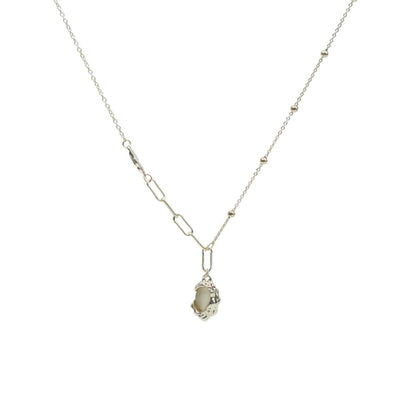 【Pendant Necklace】 Oval Gemstone Pendant Necklace of Intricate Metalwork, Dual-Texture Chain Jewelry for Women