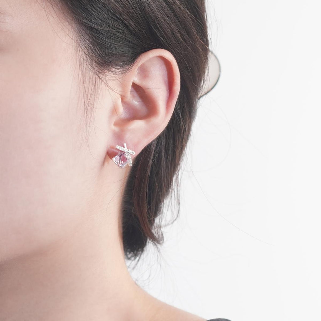Subang Stud, Ikatan bentuk rama-rama merah jambu / ungu kristal, Manis dan Halus, Untuk Gadis dan Wanita Muda cute  earrings