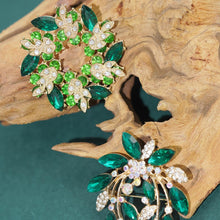 Load image into Gallery viewer, Kerongsang Kristal Bunga, Rekaan Elegan, Daun Berlian Buatan Hijau, Sesuai untuk Majlis Rasmi, Aksesori Fesyen Wanita duan Perhiasan pin  brooch