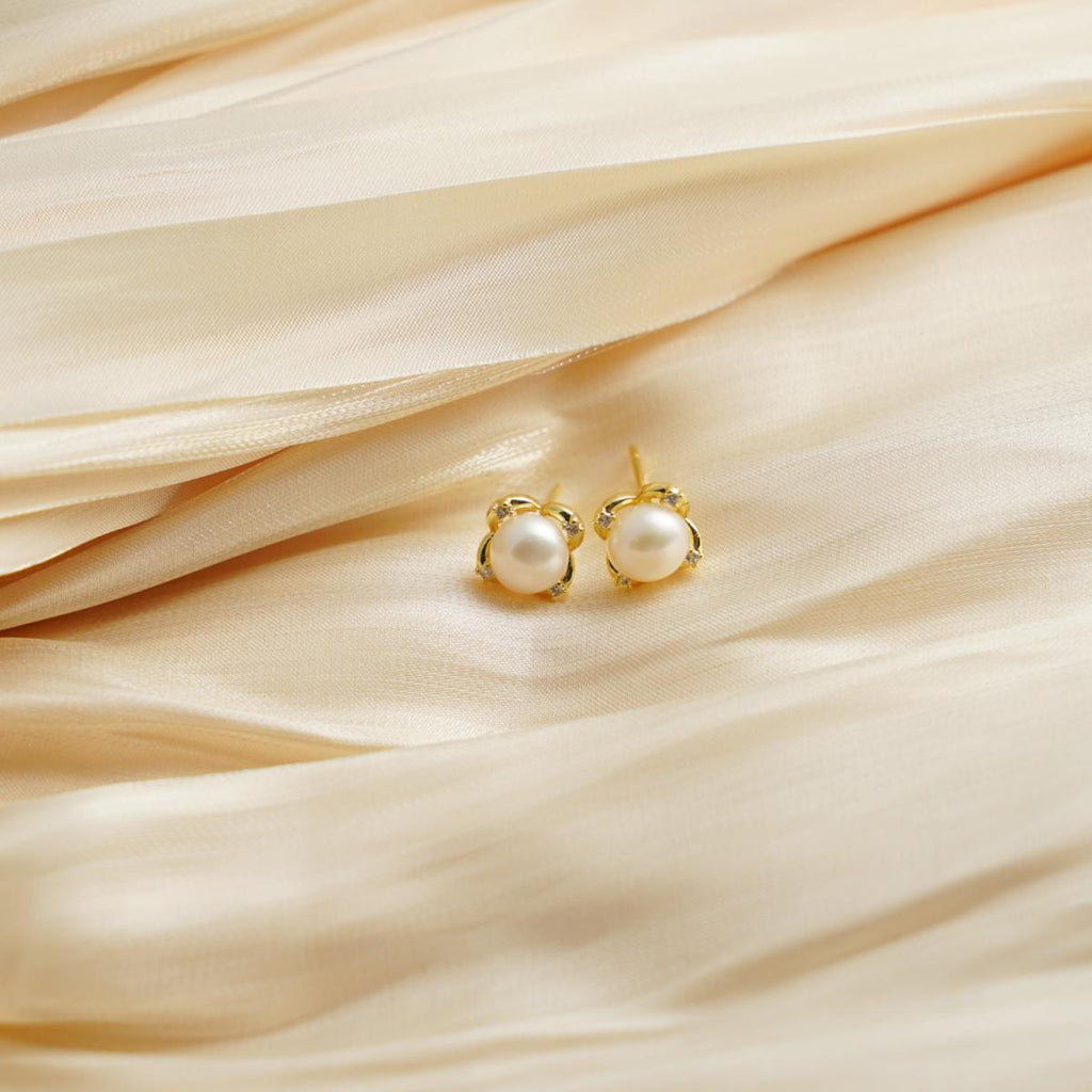 【Stud Earring】Golden Floral Natural Pearl Stud Earring with Silver Post, Classic Jewelry Lightweight Design for Women Everyday Wear