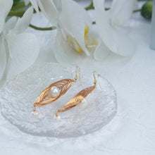 Load image into Gallery viewer, 【Drop Earrings】Rose Gold Plated Copper Freshwater Pearl Double Pearl Hollow Ellipse Elegant Frame Graceful Simplicity Lightweight Women&#39;s Modern Jewelry