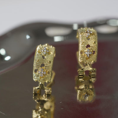 【Hoop Earrings】Gold-Plated Half-Hoop Earrings - Brushed Texture & Clover Motifs for Women