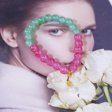 Laden Sie das Bild in den Galerie-Viewer, Gelang Manik, Hijau dan Merah Jambu, dengan Pesona, Aksen Merah, Barang Kemas Elegan, Hadiah untuk Wanita, Gelang