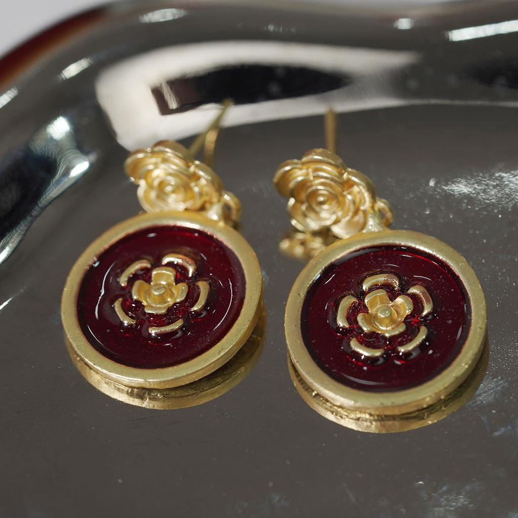 Subang Jatuh, Rekaan Bulat Enamel Bunga Emas dan Merah Wain, Reka Bentuk Bunga Vintaj