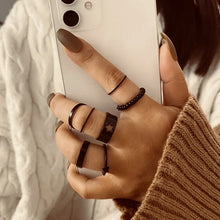 Laden Sie das Bild in den Galerie-Viewer, Punk Black Wide Chain Rings Set For Women Girls Fashion Irregular Geometric Finger Thin Ring Female Party Jewelry Gifts
