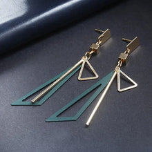 Carica l&#39;immagine nel visualizzatore di Gallery, Exquisite Simulated Pearl Stud Earrings Fashion Long Statement Earrings for Womenn Party Wedding Female Jewelry Gift