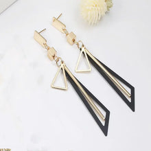 Carica l&#39;immagine nel visualizzatore di Gallery, Exquisite Simulated Pearl Stud Earrings Fashion Long Statement Earrings for Womenn Party Wedding Female Jewelry Gift