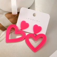 Laden Sie das Bild in den Galerie-Viewer, Romantic Pink Heart Stud Earring for Women Girls Cute Love Hollow Gangle Earrings Set Personality Jewelry New Fashion Gifts