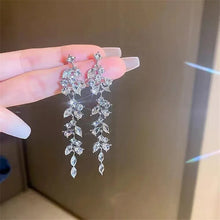 Charger l&#39;image dans la galerie, Sliver Maple Leaf Zircon Tassel Long Earrings For Women Shiny Rhinestone Wedding Drop Earrings Party Jewelry Gifts