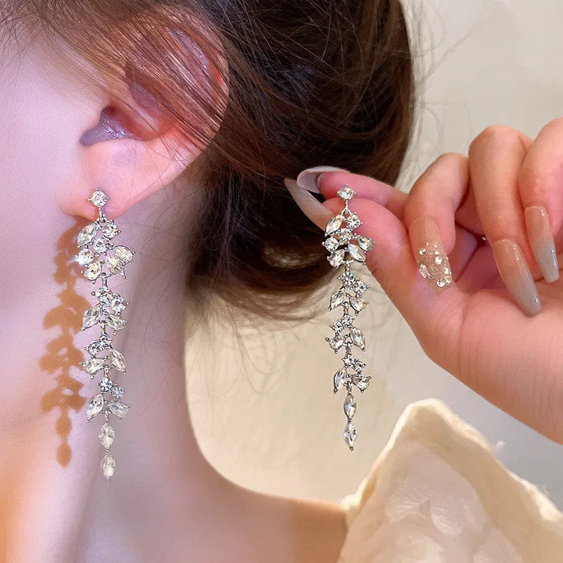 Sliver Maple Leaf Zircon Tassel Long Earrings For Women Shiny Rhinestone Wedding Drop Earrings Party Jewelry Gifts