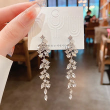 Charger l&#39;image dans la galerie, Sliver Maple Leaf Zircon Tassel Long Earrings For Women Shiny Rhinestone Wedding Drop Earrings Party Jewelry Gifts