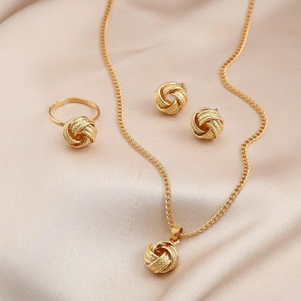 Classic Baroque Pearl Pendant Necklace for Women Temperament Geometric Design Light Luxury Pearl Earrings Jewelry Set