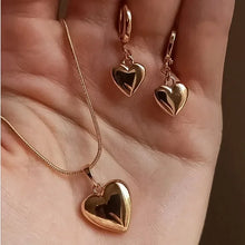 Charger l&#39;image dans la galerie, Classic Baroque Pearl Pendant Necklace for Women Temperament Geometric Design Light Luxury Pearl Earrings Jewelry Set