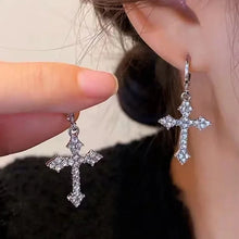 Cargar imagen en el visor de la galería, Gothic Rhinestone Cross Earrings Kpop Crystal Zircon Cross Drop Earring for Women Grunge Egirl Earrings Jewelry Accessories