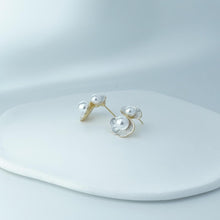 Load image into Gallery viewer, 【Sud Earrings】Alloy White Pearl Flower Shaped Earrings, Elegant &amp; Romantic for Fashion Ladies