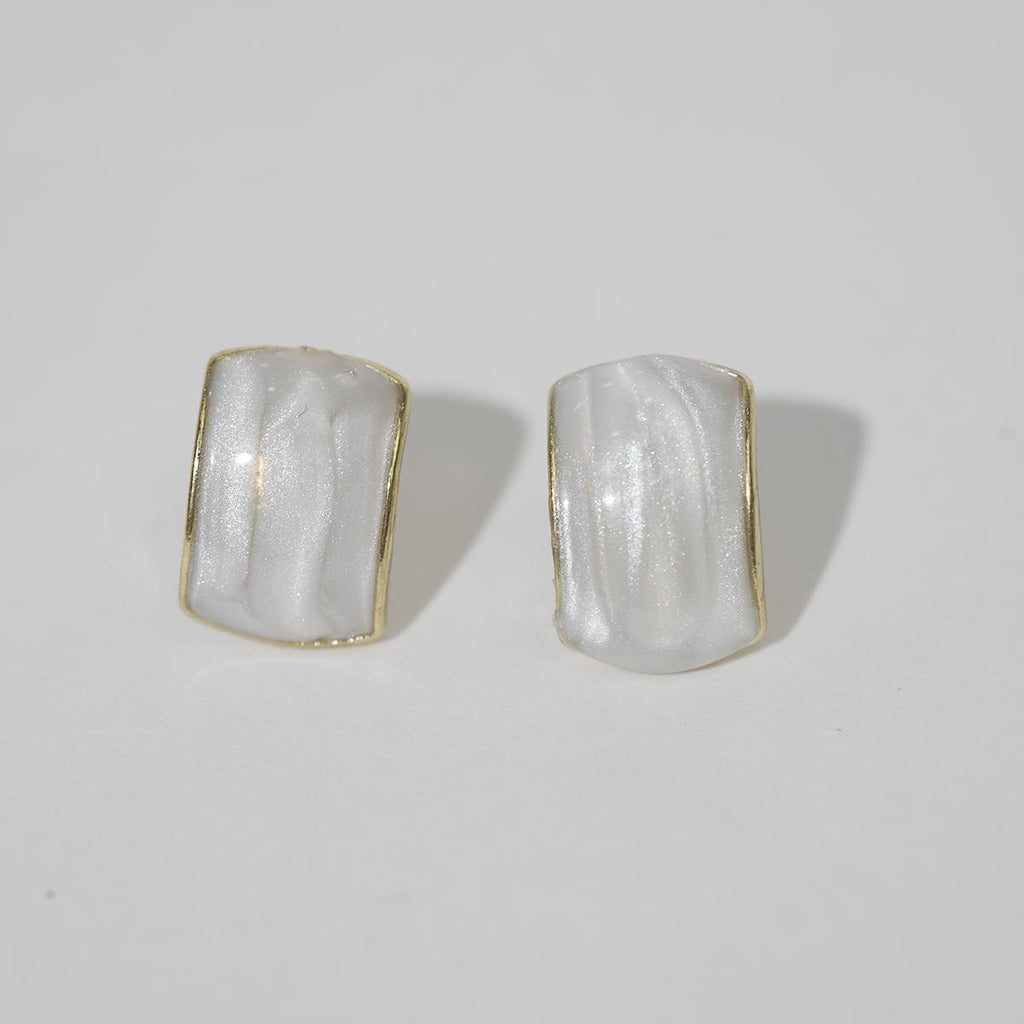 Subang Stud, Resin Berkilauan dalam Warna Ungu, Merah, Putih dan Biru-Kelabu, Sesuai untuk Dipakai Harian
