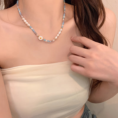 Floral Fantasy, Chic Daisy Charm Necklace Set for Women - Colorful, Versatile Fashion Accessory for Everyday & Vacation Wear