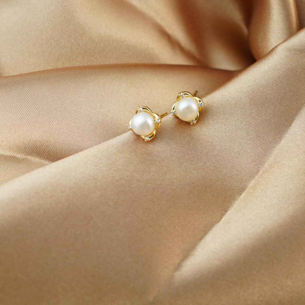 【Stud Earring】Golden Floral Natural Pearl Stud Earring with Silver Post, Classic Jewelry Lightweight Design for Women Everyday Wear