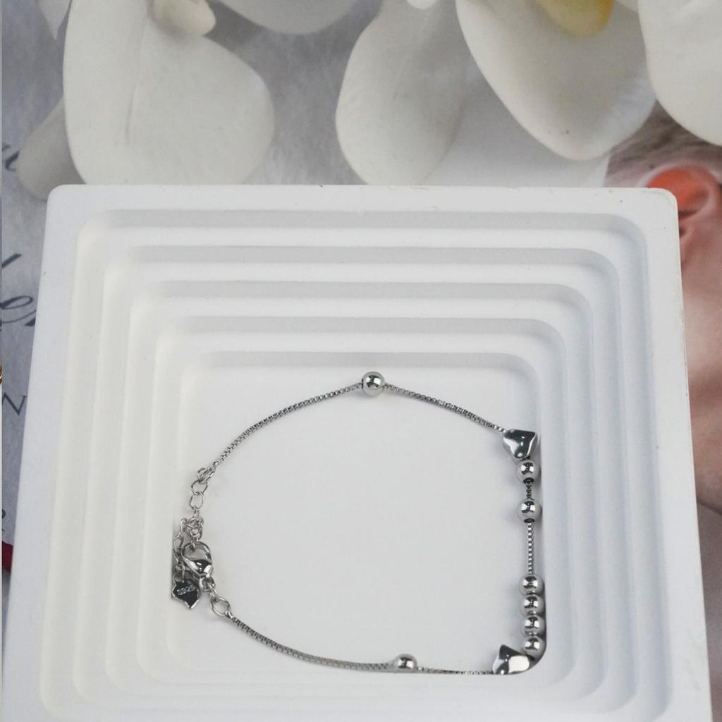 【Bracelet】Minimalist Chic Square Bead Bracelet with Heart & Disc Charms, Trendy Daily Jewelry for ladies