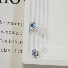 Laden Sie das Bild in den Galerie-Viewer, Anting-anting Stud, Kristal Biru / Hijau, Reka Bentuk Minimalis, Penting untuk Pencinta Fesyen, Sesuai untuk Dipakai Harian cute  earrings