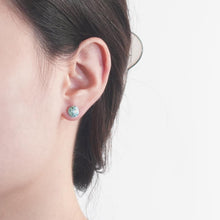 Laden Sie das Bild in den Galerie-Viewer, Anting-anting Stud, Kristal Biru / Hijau, Reka Bentuk Minimalis, Penting untuk Pencinta Fesyen, Sesuai untuk Dipakai Harian cute  earrings