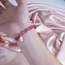 Laden Sie das Bild in den Galerie-Viewer, Gelang Manik, Delima Merah Jambu-Merah, Kuarza Putih, dengan Loket Pesona Nada Emas, Boleh Laras, Barang Kemas Bergaya, Hadiah untuk Wanita, Gelang