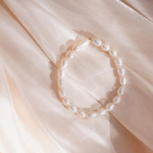 Load image into Gallery viewer, 【Bracelet】Natural Freshwater Pearl Bracelet, Elegant Design for Women, Highlights the Understated Elegance