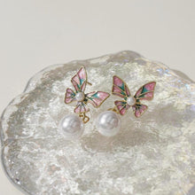 Cargar imagen en el visor de la galería, Subang Jatuh, Anting-anting Mutiara Rama-rama Merah Jambu dan Hijau, Penutupan Selamat, Rekaan Elegan, Untuk Wanita