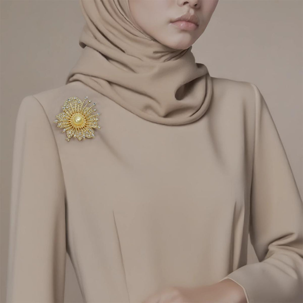 Gold Pearl Flower Brooch - Diamond-like Jewelry for Timeless Elegance