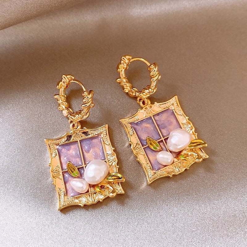 Floral Heart Pearl Earrings Inspired by Monet’s Garden – Chic and Elegant Studs for a Romantic Look