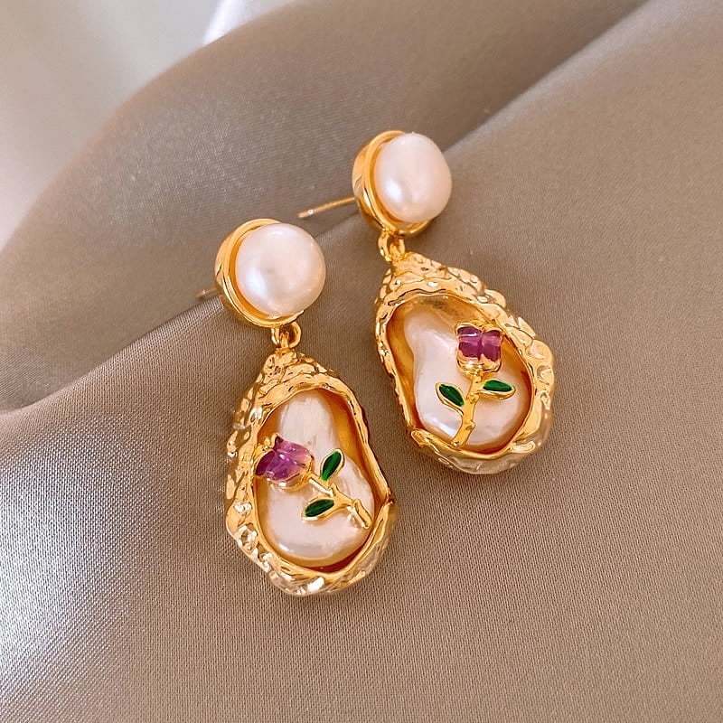 Floral Heart Pearl Earrings Inspired by Monet’s Garden – Chic and Elegant Studs for a Romantic Look