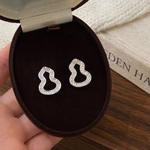 Charger l&#39;image dans la galerie, Elegant Gold and Silver Earrings Set – Timeless Jewelry for Every Occasion with Versatile Style