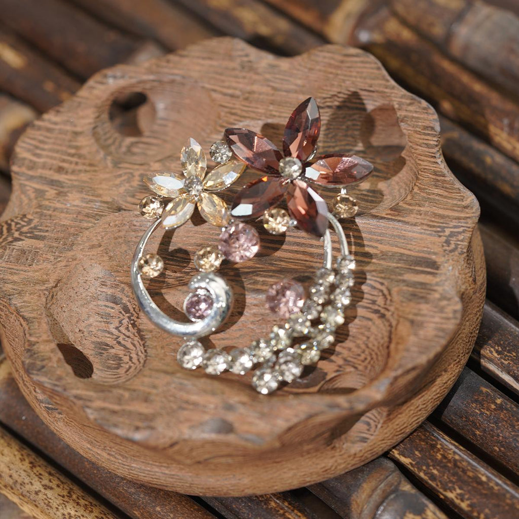 Kerongsang Bunga Kristal, Gaya Romantik dan Elegan, Sesuai untuk Kot / Sut / Gaun, Sesuai untuk Wanita Fesyen, Rekaan Ideal pin  brooch