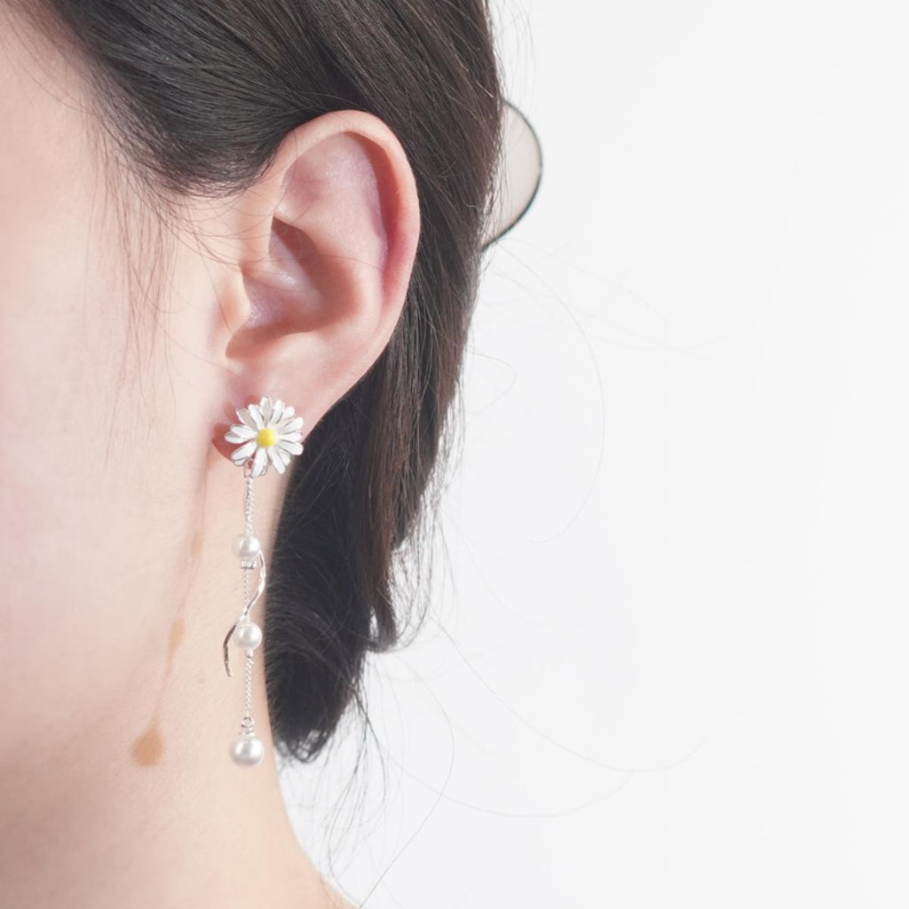 Anting-anting Daisy, Putih-Merah Jambu, Romantik dan Segar, Sesuai untuk Wanita yang Memuja Alam Semula Jadi, Anting-anting Jatuh Mutiara Earrings