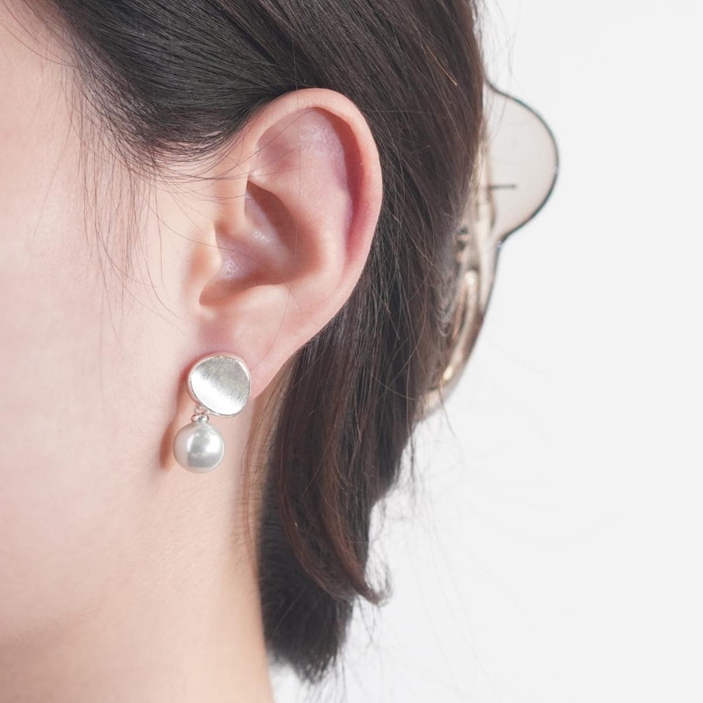 【Stud Earrings】Light Grey Pearl Earrings, Minimalist Elegant Design, Daily Wear For Female Fashion Lovers