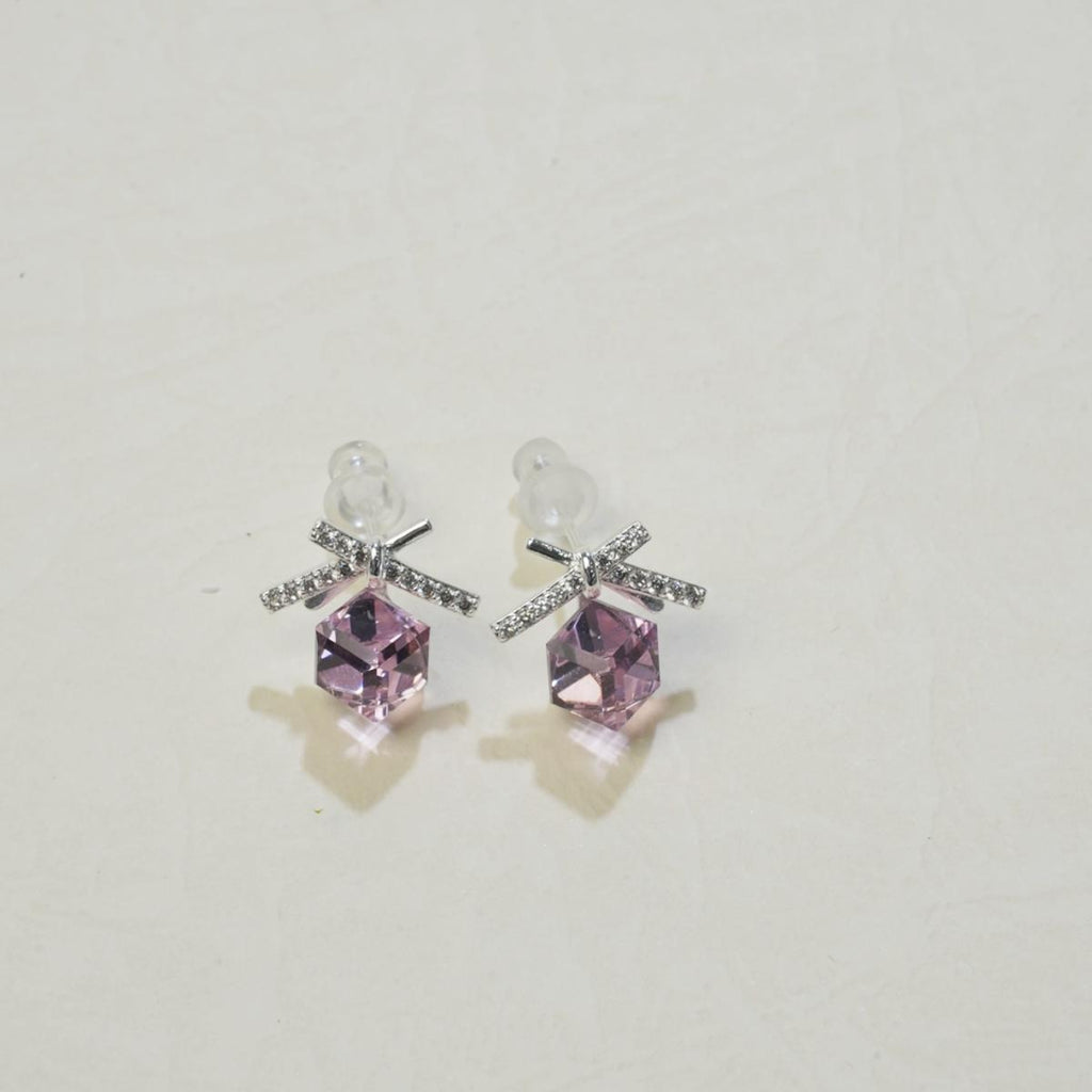 Subang Stud, Ikatan bentuk rama-rama merah jambu / ungu kristal, Manis dan Halus, Untuk Gadis dan Wanita Muda cute  earrings